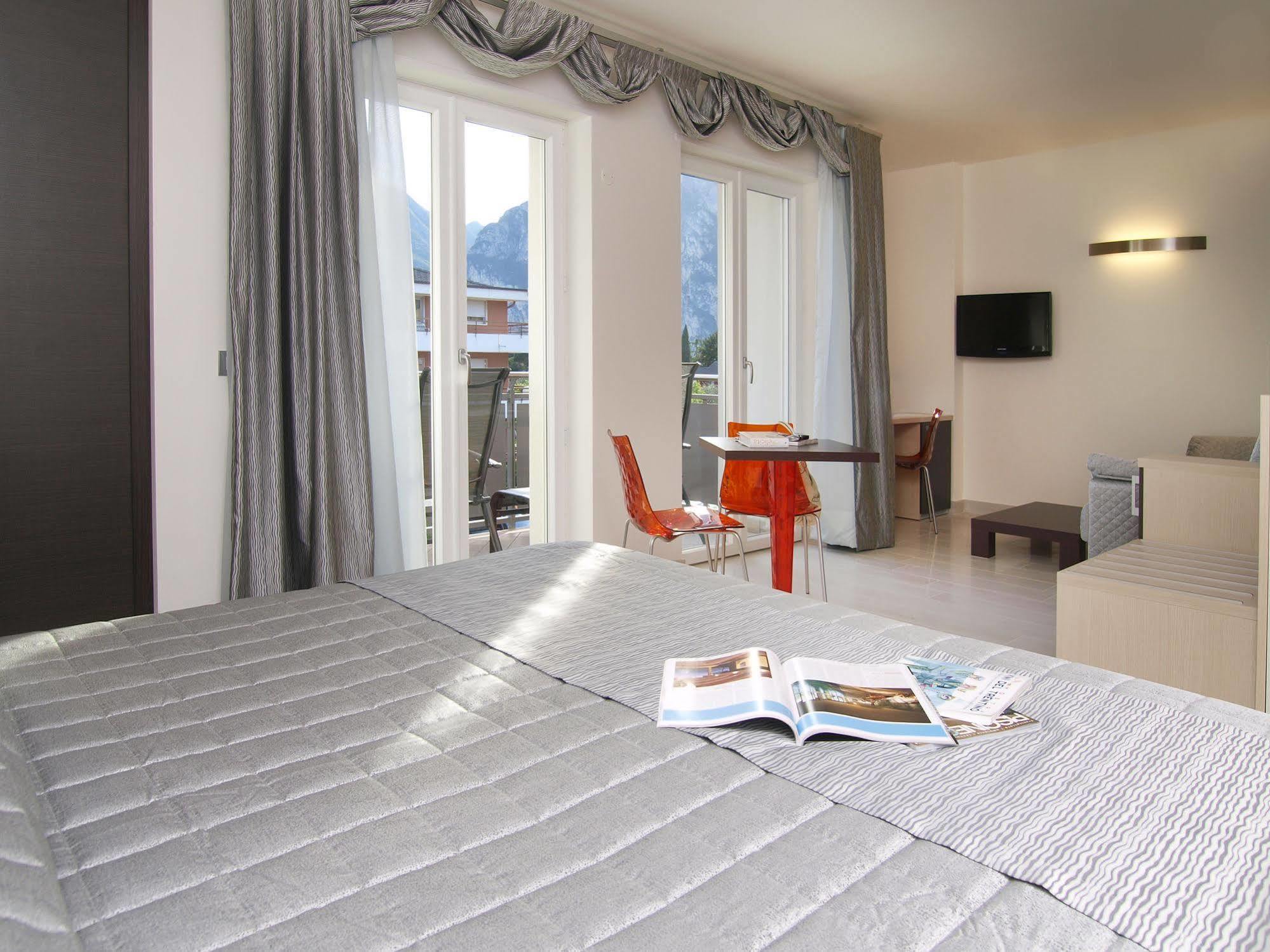Hotel Garni Corallo Torbole Sul Garda Exterior foto