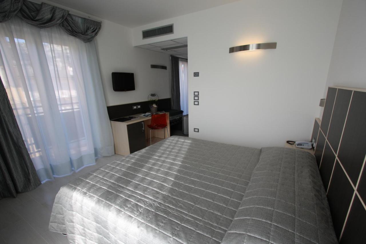 Hotel Garni Corallo Torbole Sul Garda Exterior foto